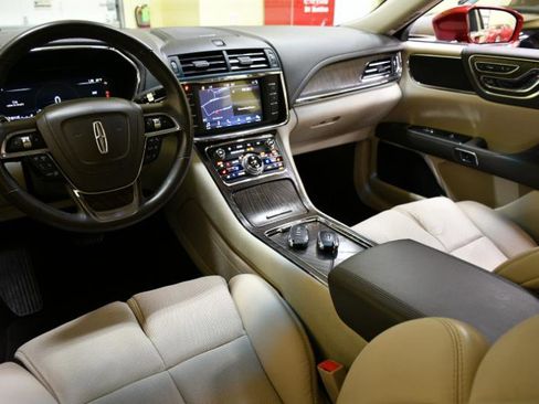 Used 2019 Lincoln Continental Select w/ Continental Climate Package image 19