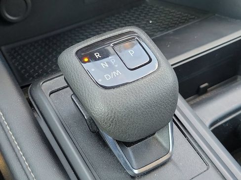 Used 2024 Nissan Pathfinder S AWD/4WD image 36