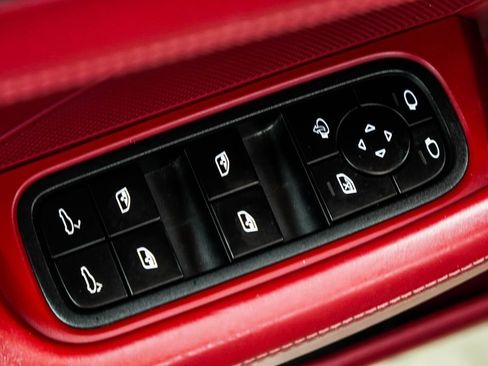 Used 2023 Porsche Panamera 4 Platinum Edition image 43