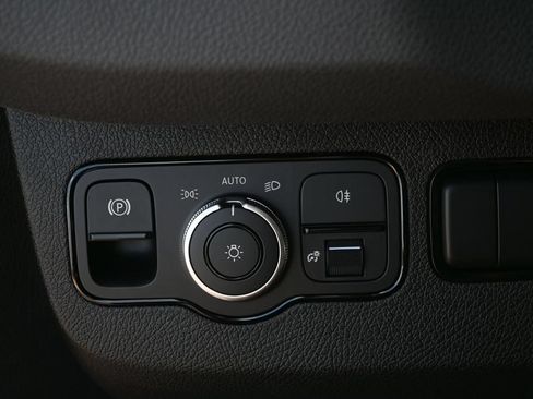 Used 2026 Mercedes-Benz Sprinter 2500 image 9