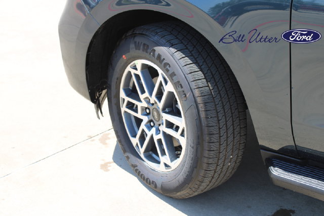 New 2026 Ford Expedition Active RWD image 5