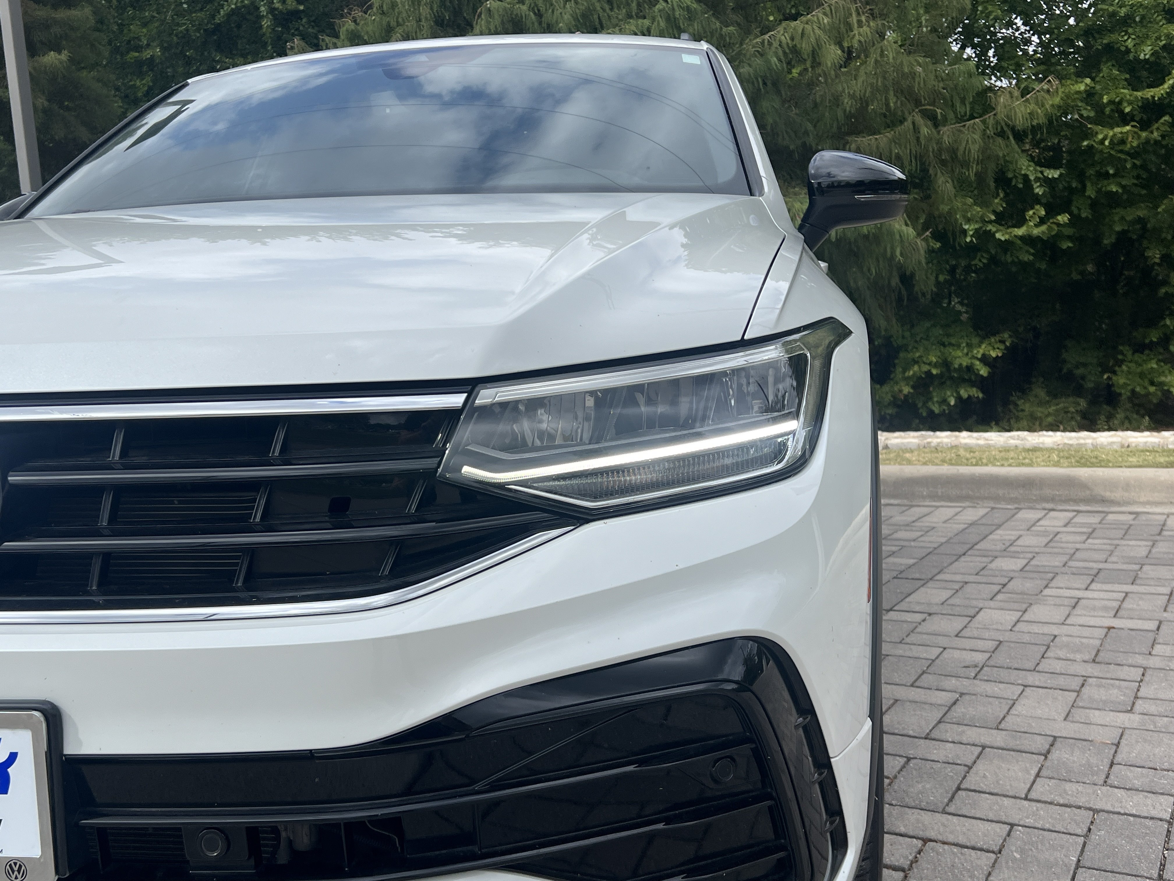 Certified 2024 Volkswagen Tiguan SE R-Line FWD image 5