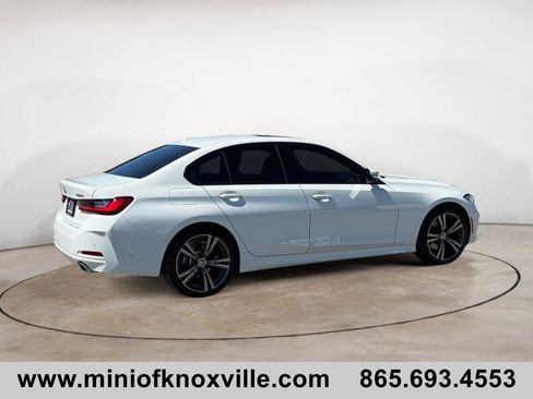 Used 2023 BMW 330i xDrive Sedan w/ Premium Package AWD/4WD image 3