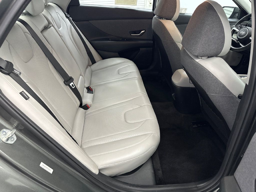 Used 2025 Hyundai Elantra Limited FWD image 16