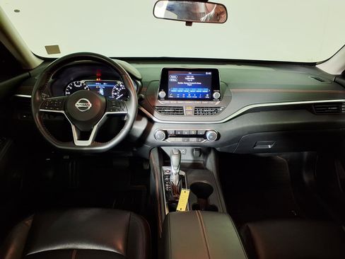 Used 2022 Nissan Altima 2.5 SR w/ Midnight Edition Package FWD image 14