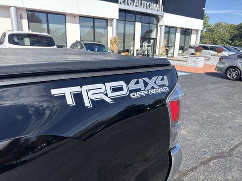 Used 2023 Toyota Tacoma TRD Off-Road image 14