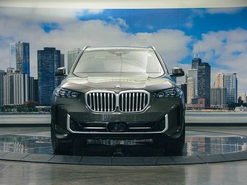 Used 2026 BMW X5 xDrive40i AWD/4WD image 3