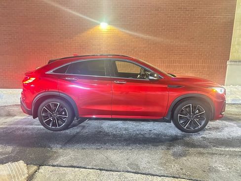 Used 2023 INFINITI QX55 Essential image 2