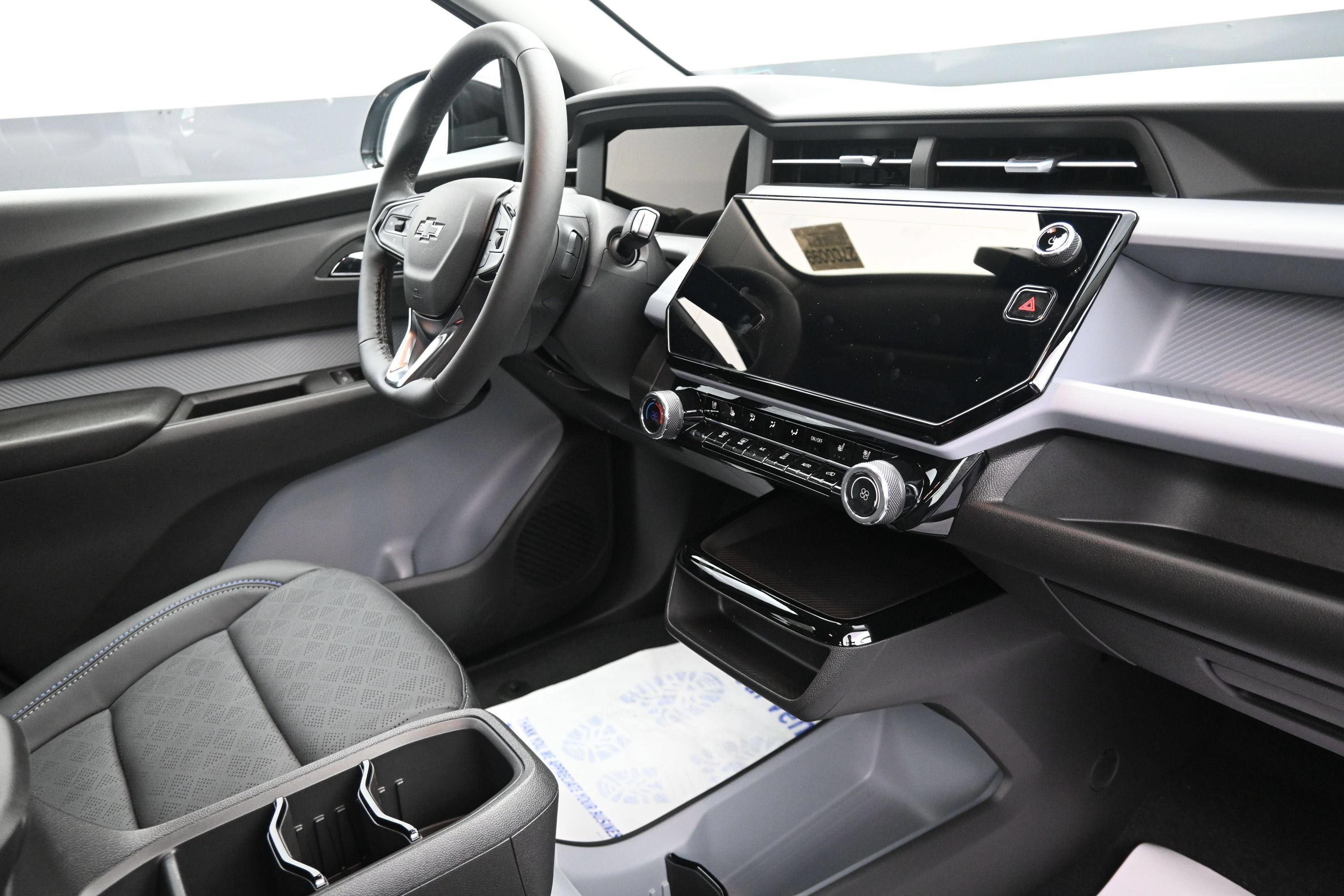 New 2027 Chevrolet Bolt LT w/ Comfort Package FWD image 27