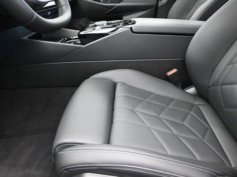 Certified 2026 BMW 530i image 13