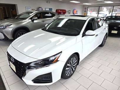 Used 2023 Nissan Altima 2.5 SV w/ SV Premium Package