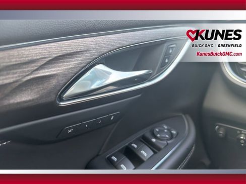 Used 2023 Buick Envision Avenir image 30