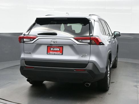 Used 2025 Toyota RAV4 XLE AWD/4WD image 5
