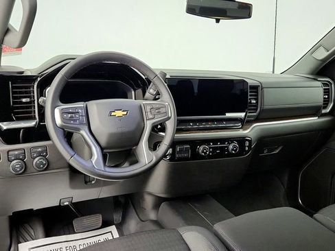 Used 2024 Chevrolet Silverado 2500 LT w/ Z71 Off-Road Package image 12