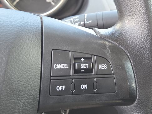 Used 2011 MAZDA MAZDA3 i Touring FWD image 3
