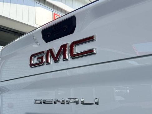 Used 2022 GMC Sierra 3500 Denali w/ Denali Ultimate Package image 9