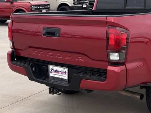 Used 2018 Toyota Tacoma SR w/ SR Convenience Package image 6