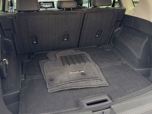 Used 2024 Nissan Rogue SL image 13