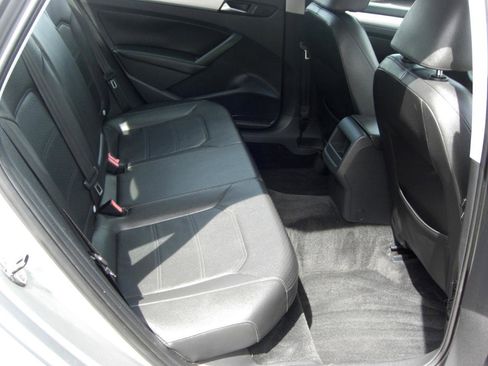 Used 2012 Volkswagen Passat 2.5 SE image 17