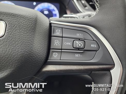 New 2025 Jeep Grand Cherokee Limited w/ Black Appearance Package image 17