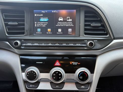 Used 2019 Hyundai Elantra SEL FWD image 16