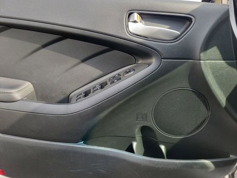 Used 2018 Kia Forte LX w/ LX Rear Camera Package image 17