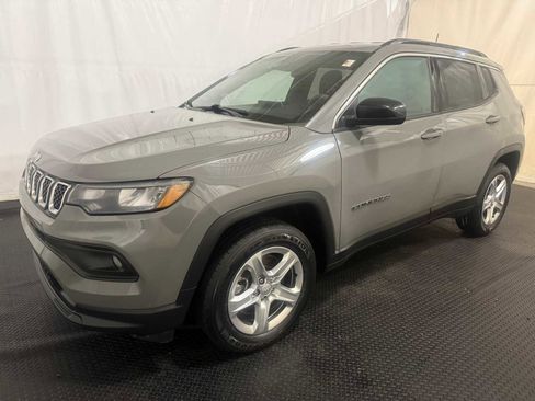 Used 2023 Jeep Compass Latitude image 6
