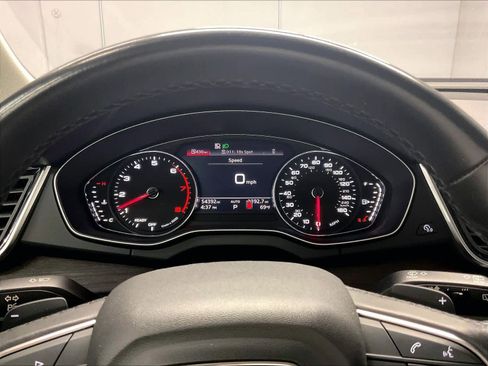 Used 2021 Audi Q5 Premium w/ Convenience Package image 18