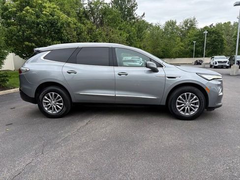 Used 2023 Buick Enclave Essence AWD/4WD image 10