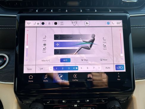 New 2025 Jeep Grand Cherokee Limited w/ Luxury Tech Group II image 24