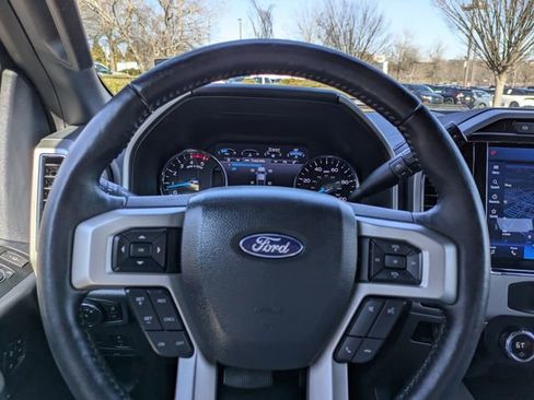 Used 2022 Ford F250 Lariat w/ Black Appearance Package image 29