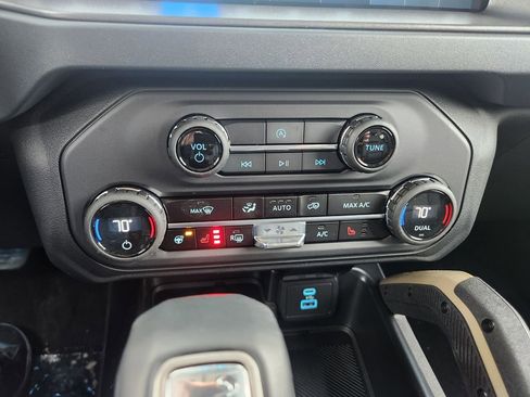 New 2025 Ford Bronco Badlands image 29