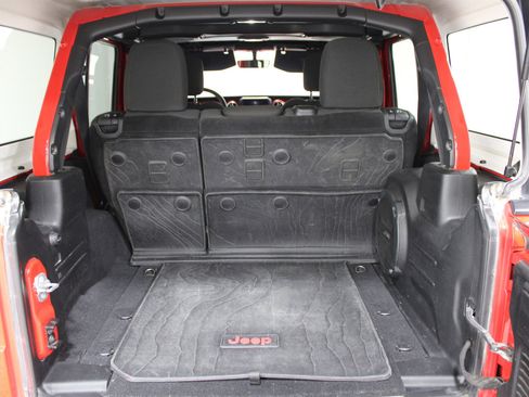 Used 2018 Jeep Wrangler Unlimited Rubicon AWD/4WD image 16