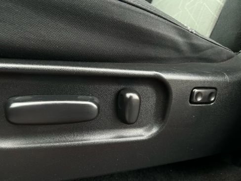 Used 2021 Toyota Tacoma TRD Off-Road w/ Technology Package image 21