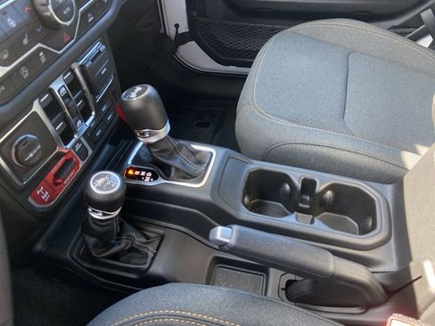 New 2025 Jeep Wrangler Willys AWD/4WD image 21