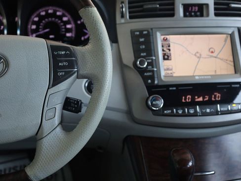 Used 2011 Toyota Avalon Limited FWD image 37