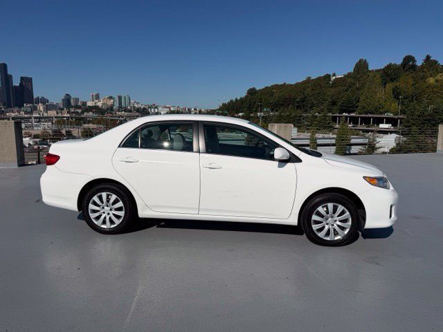 Used 2013 Toyota Corolla LE FWD image 2