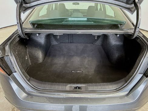 Used 2025 Nissan Altima 2.5 SV image 23