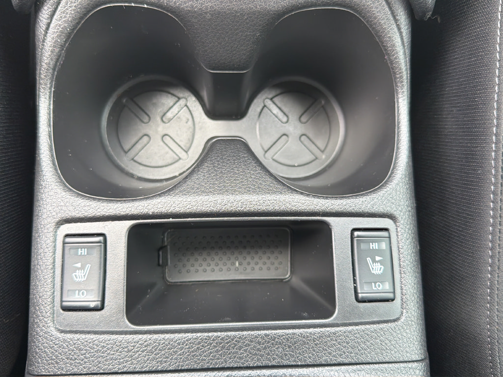 Used 2022 Nissan Rogue Sport SV AWD/4WD image 44