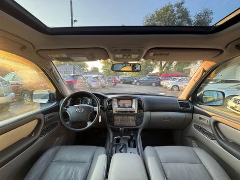 Used 2004 Toyota Land Cruiser image 3