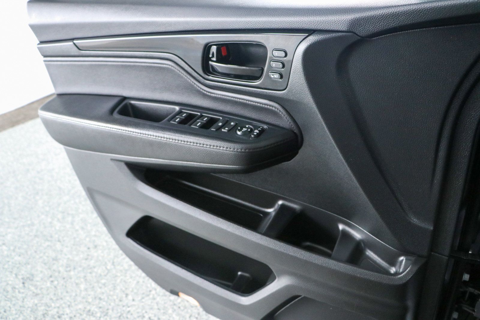 Used 2023 Honda Odyssey Touring image 23