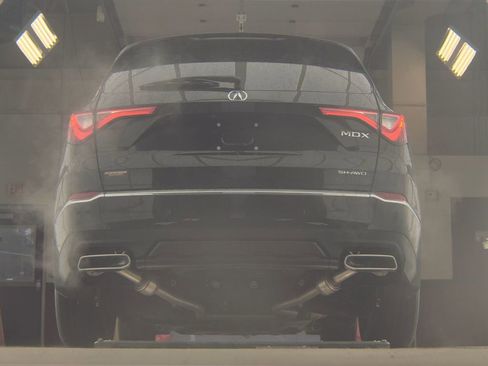 Used 2023 Acura MDX SH-AWD w/ Advance Package image 8