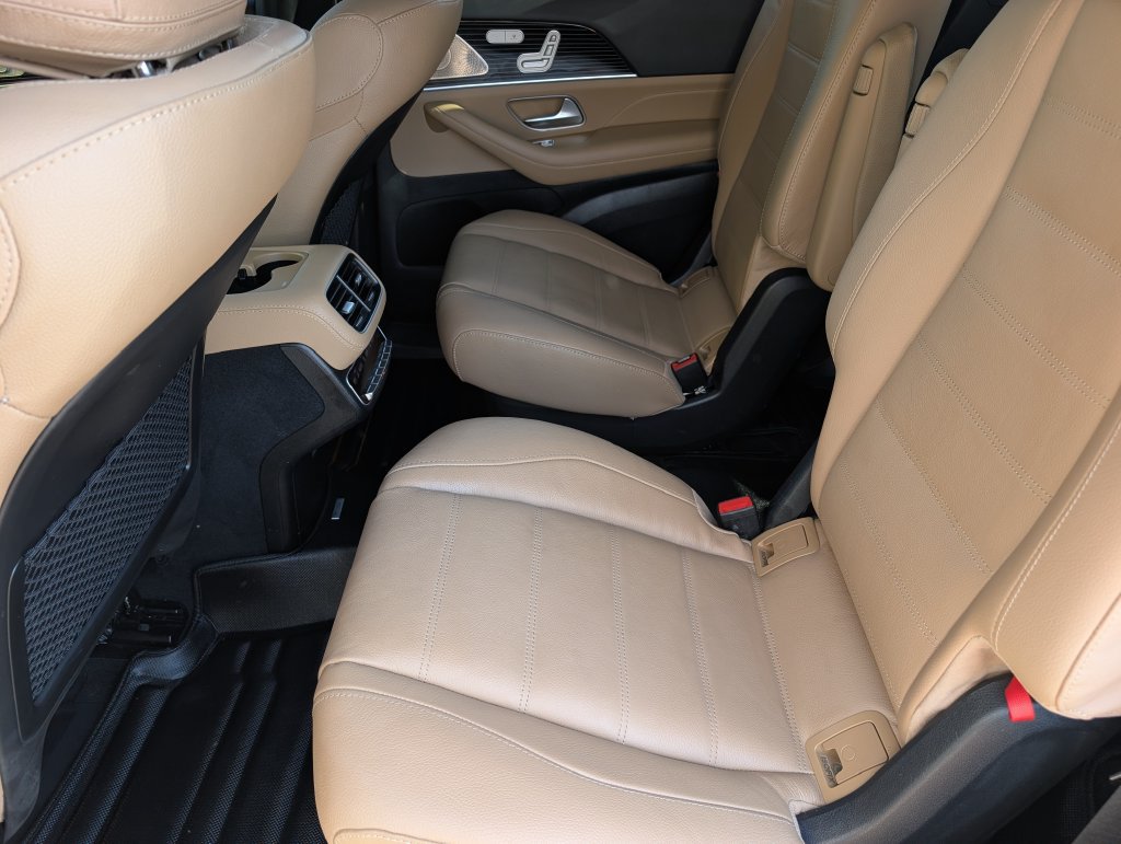 Used 2024 Mercedes-Benz GLS 450 4MATIC image 19