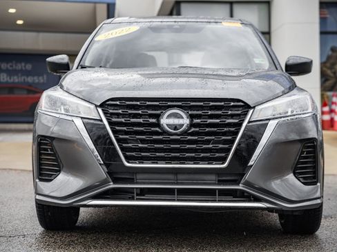 Used 2022 Nissan Kicks S image 2