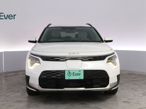 Used 2023 Kia Niro Wind FWD image 12