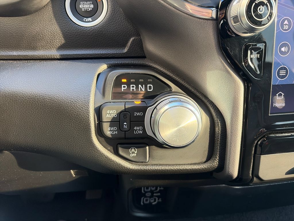 Used 2025 RAM 1500 Laramie AWD/4WD image 21