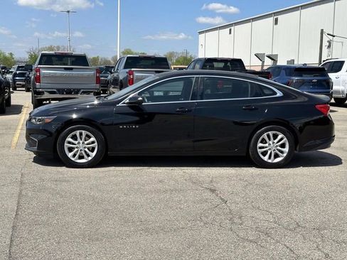 Used 2016 Chevrolet Malibu LT FWD image 2
