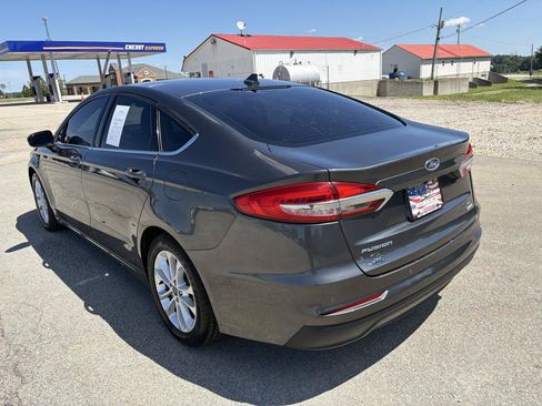 Used 2019 Ford Fusion SE FWD image 5
