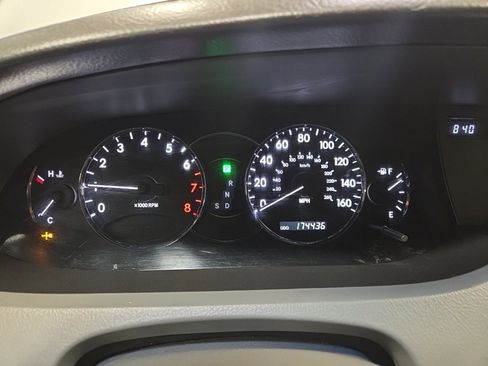 Used 2010 Toyota Avalon Limited image 24