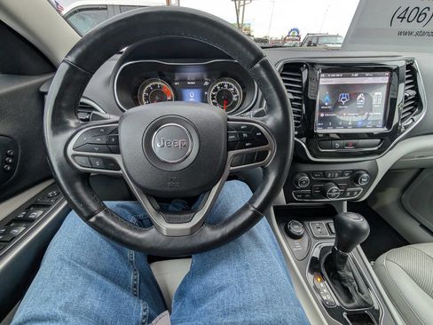 Used 2019 Jeep Cherokee Limited w/ Trailer Tow Group image 10